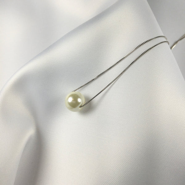 Delicate choker necklace one pearl
