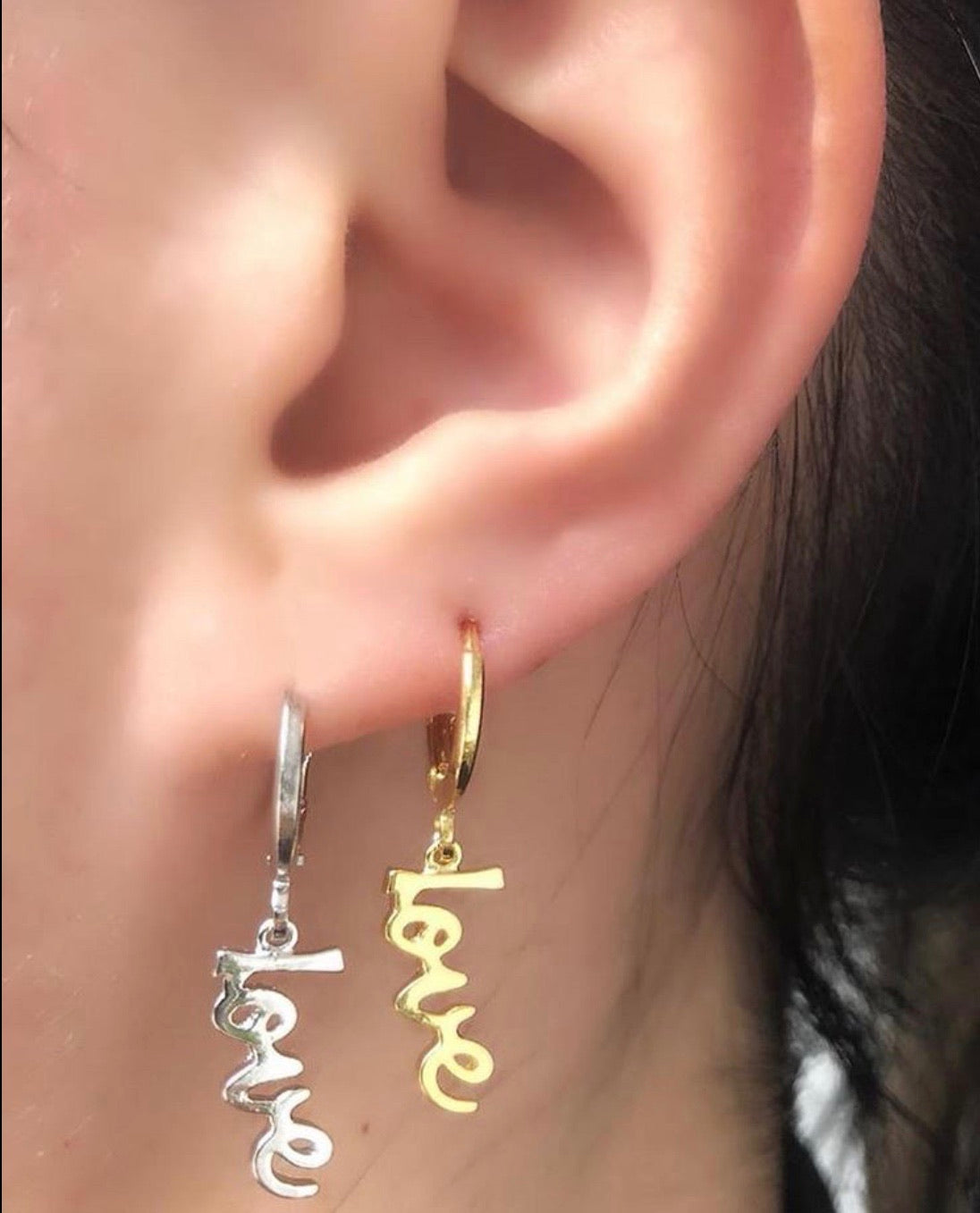 Mini love hoop earring 18k gold