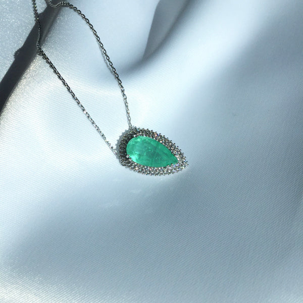 Inverted Drop Shape Colombian Emerald Choker Necklace