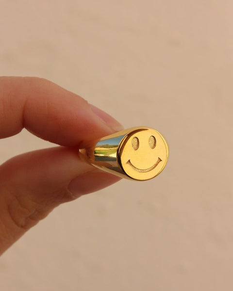 Waterproof Smiley Face Ring plated in 18k Gold