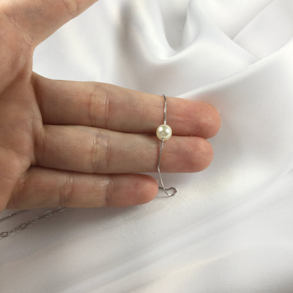 Delicate necklace mini pearl