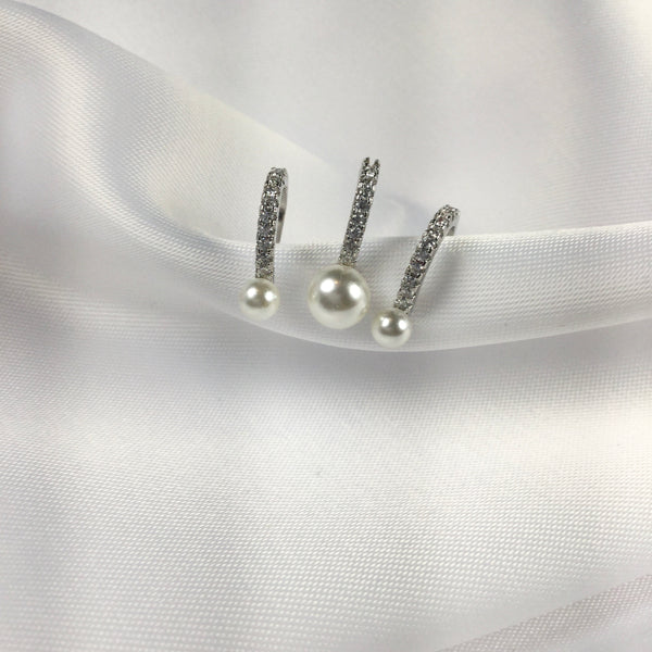 Fashion Ear cuff 3 pearl white diamondettes
