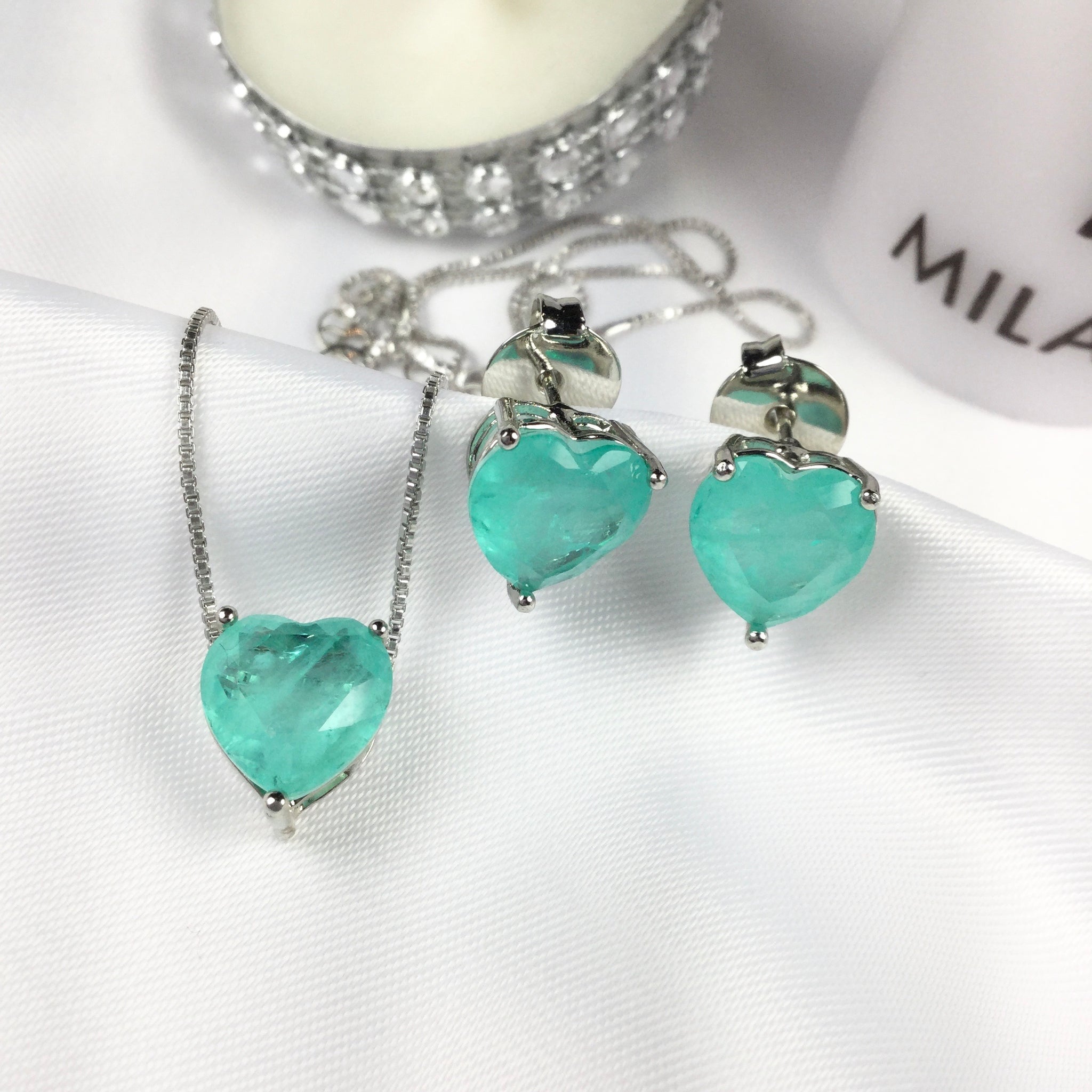 Delicate Set Earrings Necklace Heart Colombian Emerald fusion Stone