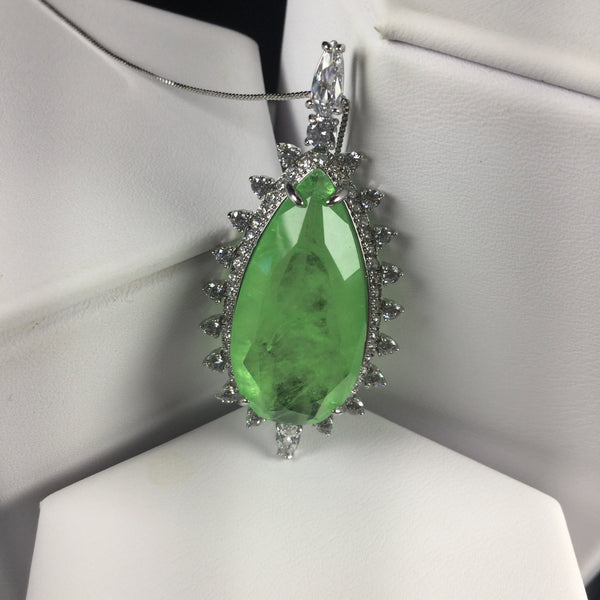 SET Luxury Necklace Maxi drop shape Green Glow fusion stone