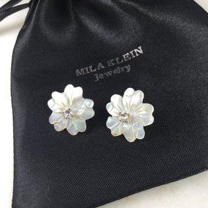 White Flower earring and Crystal Stone