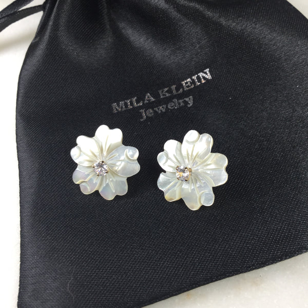 White Flower earring and Crystal Stone