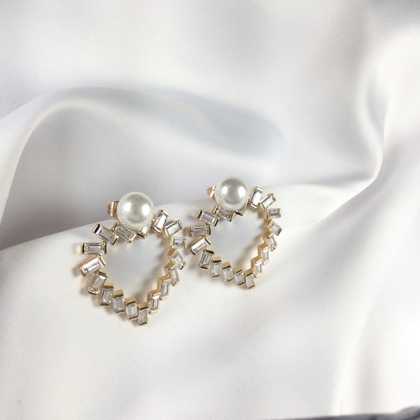 Delicate Heart Earrings 18K gold plated one pearl detail baguettes