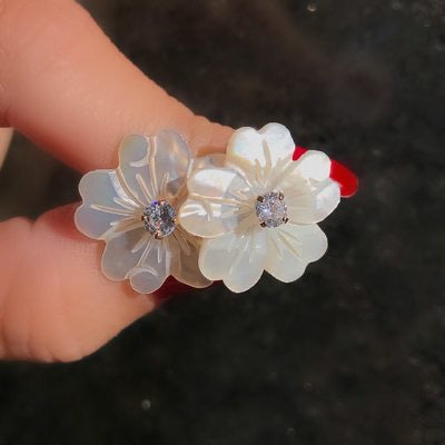 White Flower earring and Crystal Stone