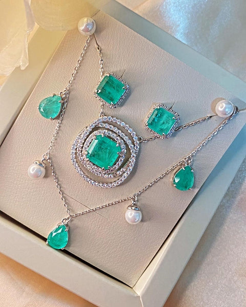 Stunning Drop Shape Necklace Colombian Emerald Shell Pearl