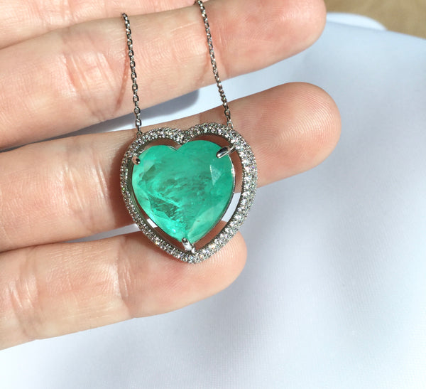 Luxury Heart Necklace Colombian Emerald and Diamondettes