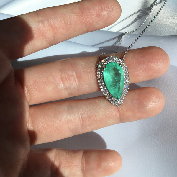 Inverted Drop Shape Colombian Emerald Choker Necklace