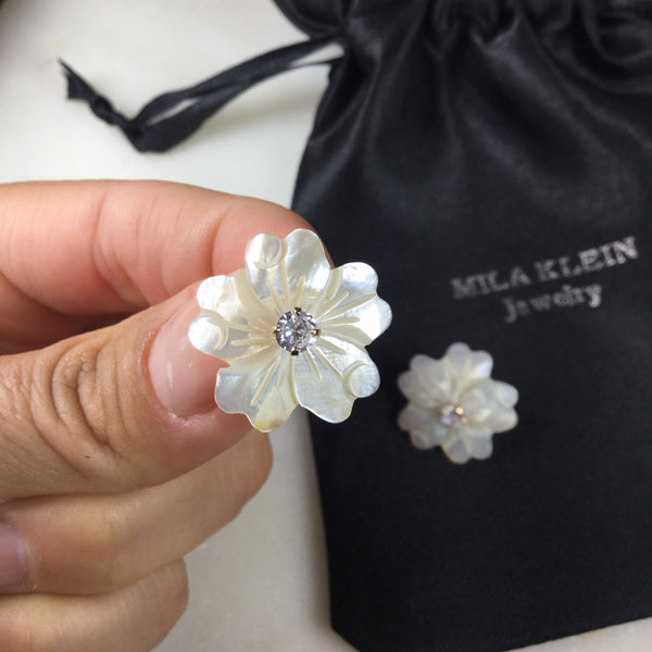 White Flower earring and Crystal Stone
